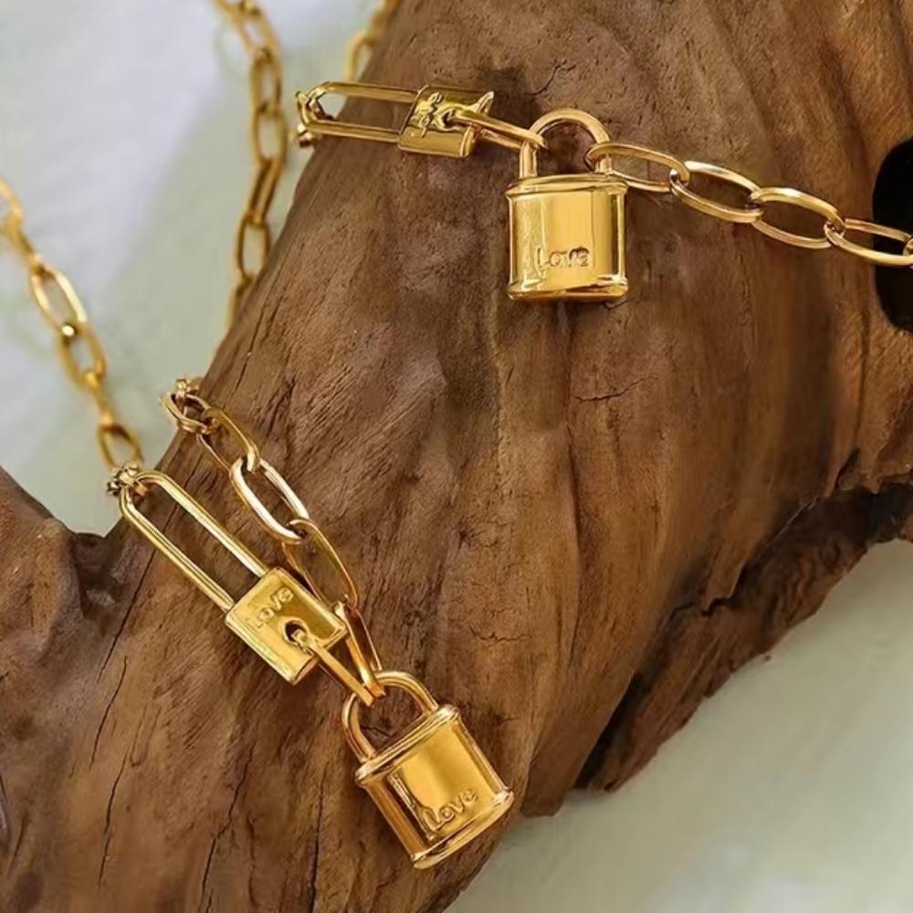 COPY - Love letter locket
